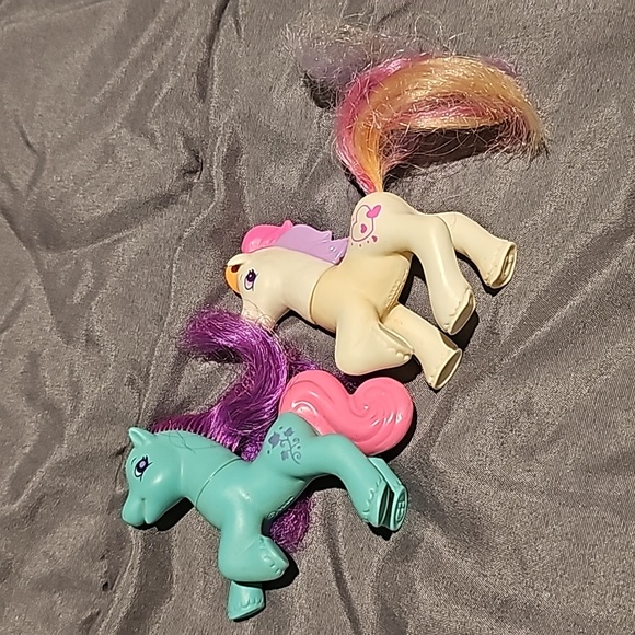 My Little Pony G2 Sky Skimmer with 2 MLP mcdonalds toys - Picture 7 of 10